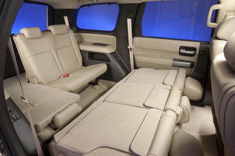  Toyota Sequoia 2013 года  (фото 12 из 50)